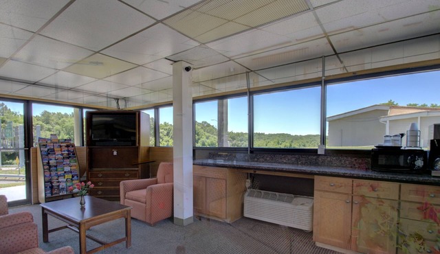 Village Inn Annapolis MD