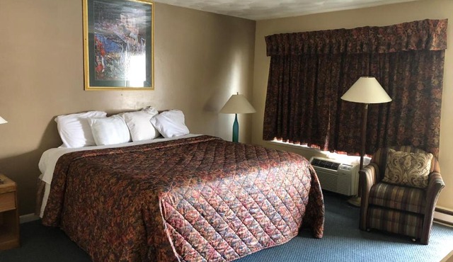 Village Inn Motel Holt