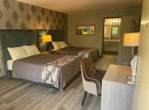 Village Inn of Hardy