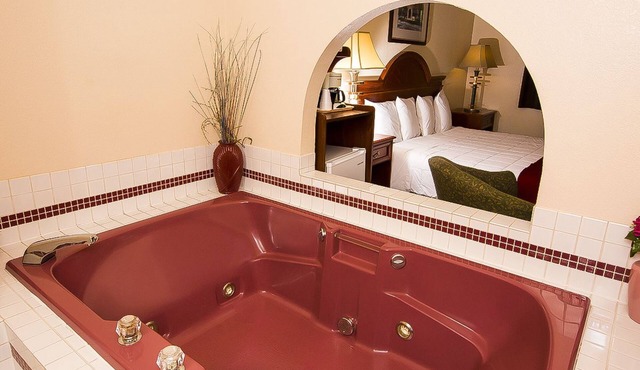 Village Inn & Suites