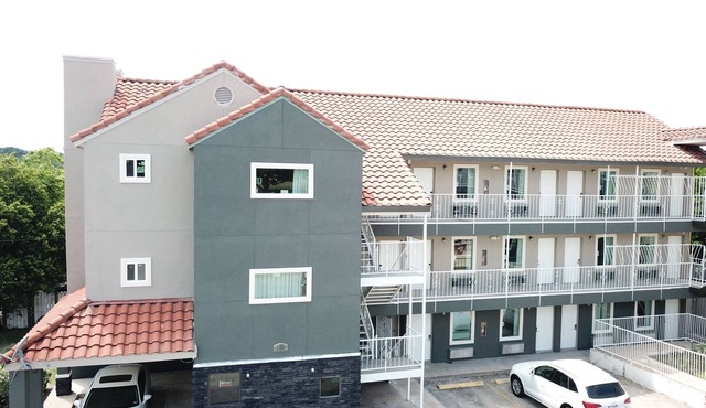 Village Motor Inn