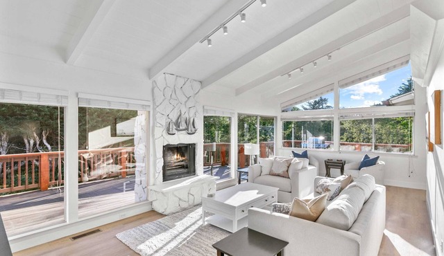 Village-n-Sea: Newly remodeled 4 bed 3 bath close to town and beach