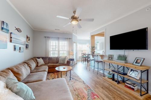 Village of Five Points - 17046 N Brandt St