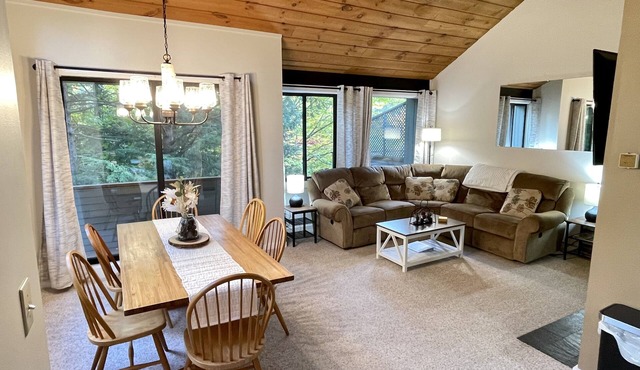 Village of Loon 2BR Loft - Pool, Hot Tub, AC, Sleeps 6