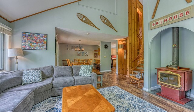 Village of Loon Getaway w/Amenities