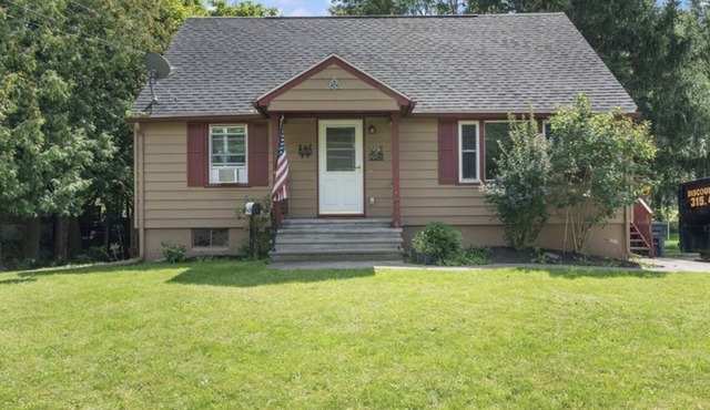 Village of Manlius, two bedrooms & private bathroom available in shared home