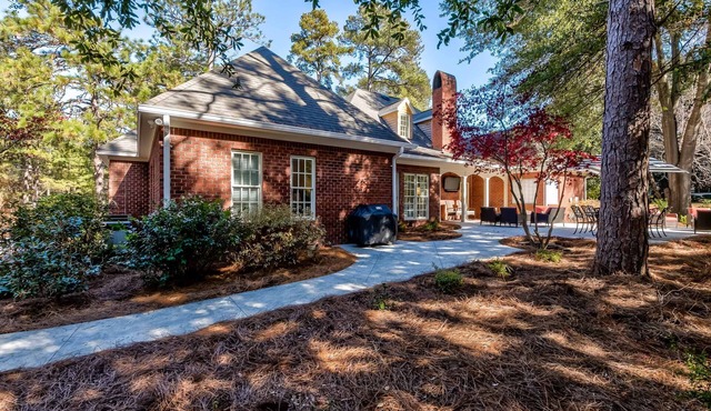 Village of Pinehurst Upscale Getaway