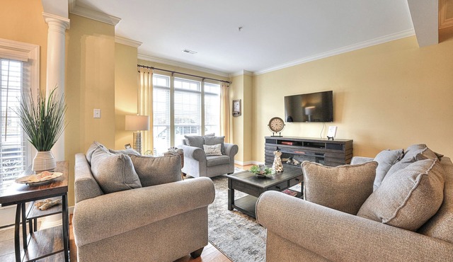 Villages of Five Points Townhouse.Community Pools, Pickleball Courts & More!