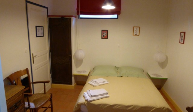 Villanelle - Niki room, at the center of your desires