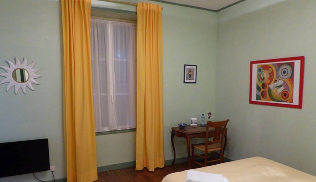 Villanelle - Sonia room, at the center of your desires.