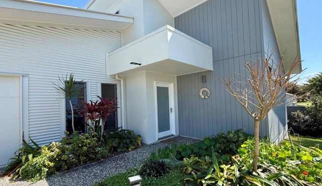 Villanova 6 on Third