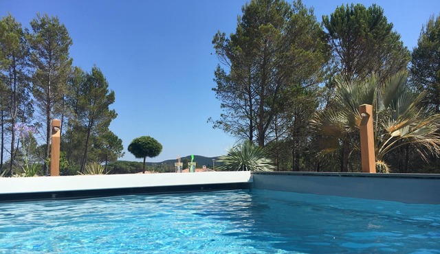 Villaparadise83 . a superb villa with heated pool