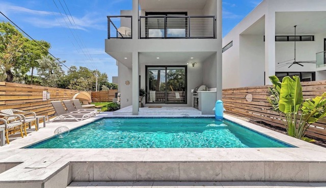 *VillaPlaya brand new home, modern style resort!
