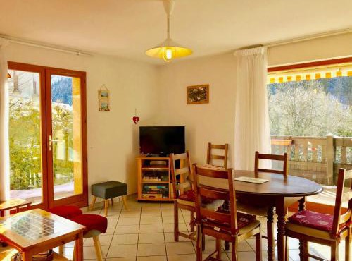 Villard-de-Lans : Apt 3 pièces, Terrasse, Animaux OK, Parking, WiFi - FR-1-515-135