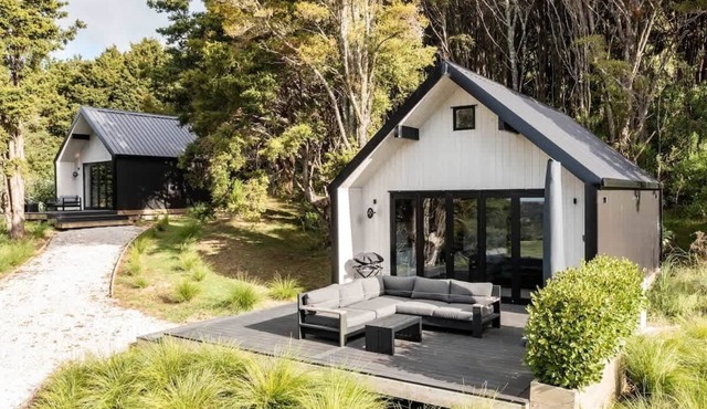 Villas 1 & 2: Side-by-Side Villas – 2 Luxe Retreats for Friends or Couples