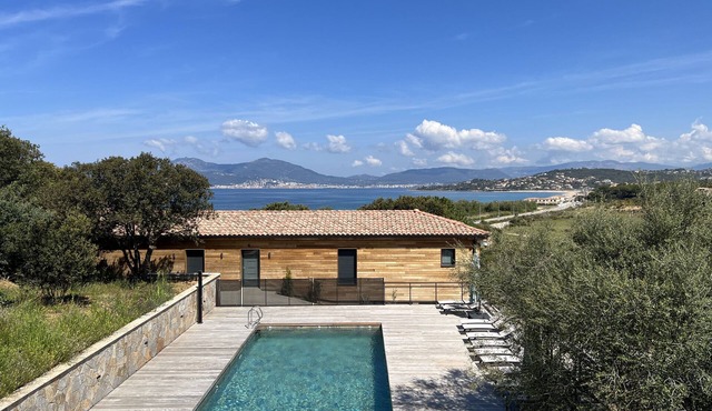 Villas Agosta - Bergamia - sea view 50 m from the beach, new and luxurious