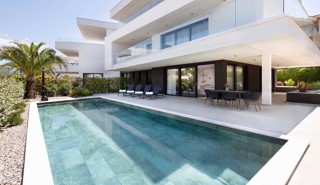 Villas Azimut - Premium Apartment with pool, terrace and stunning sea view