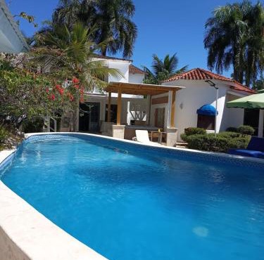 Villas Carela, Villas Privadas con Piscina y Jacuzzi a 2 Minutos de la Playa de Cabarete