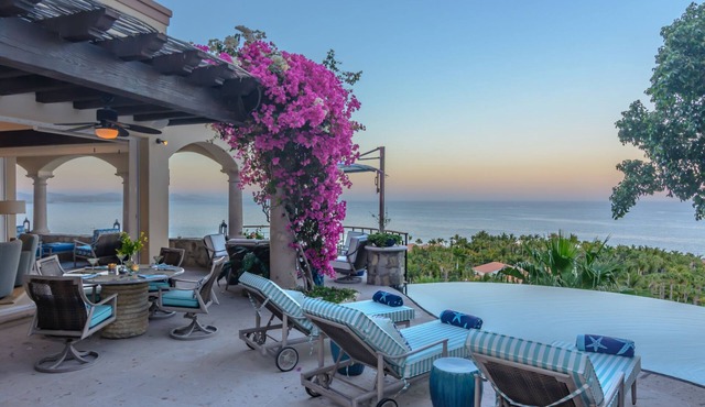Villas Del Mar, Palmilla - Spectacular Ocean Views! Private and Secure!