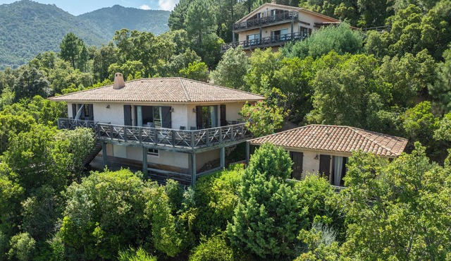 Villas in the heart of nature with 180° views