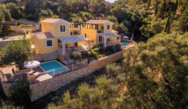 Villas Muscallas by Konnect, 200m from the Beach.