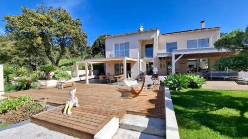 VillaSerenita Piscine chauffée, Jacuzzi, Pétanque