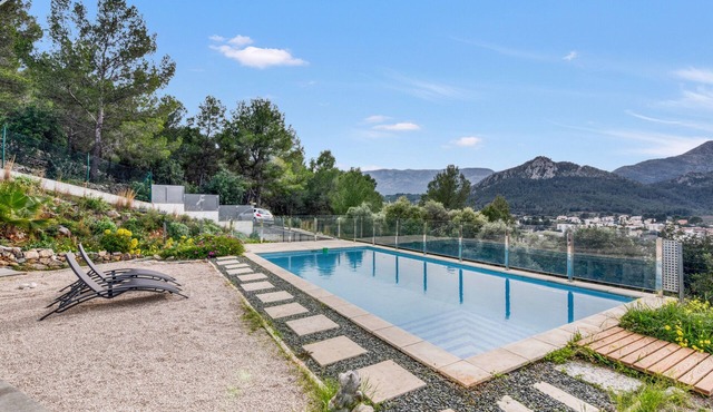 VillaSol – Peaceful House with Private Pool and Mountain Views