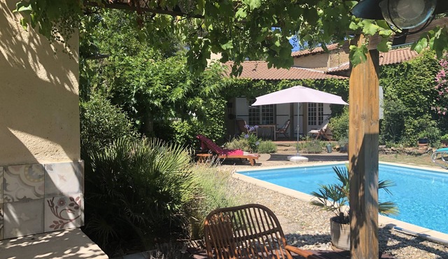Ville Végétalisée Pour 6 Personnes .grande Piscine et Cabane Dans les Arbres