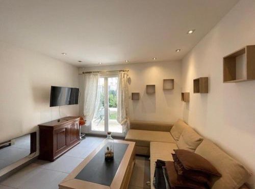 Villeurbanne Super Apartment in residence
