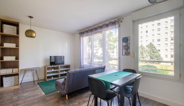 Villeurbanne T1 Arago HostisY