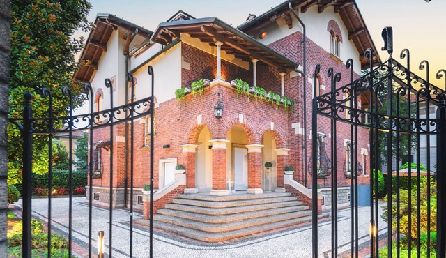 Villibera - Liberty Design Villa with SPA, Cinema, Gym & Game Room | Sleeps 20