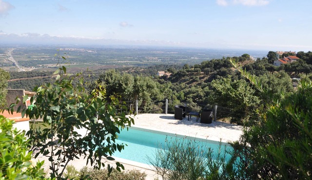 Villla mountain with swimming pool, beautiful sea views