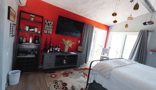 Viña Calabria Paloma Upscale King Chalet with Baranda