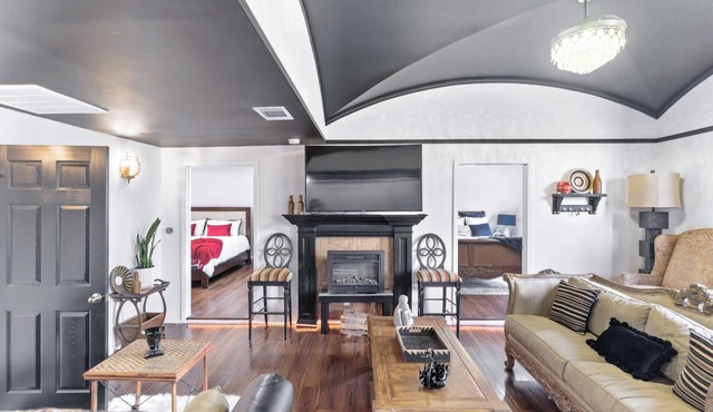 Vincent's Luxury stay- 3-bedroom house in Cedar Park. Private secluded area.