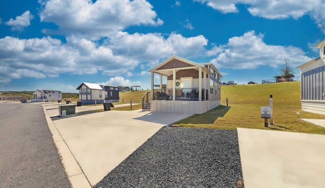Vine and Dandee - Prime Location | Pet Friendly