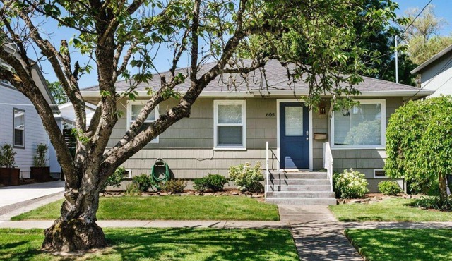 Vine and View Cottage