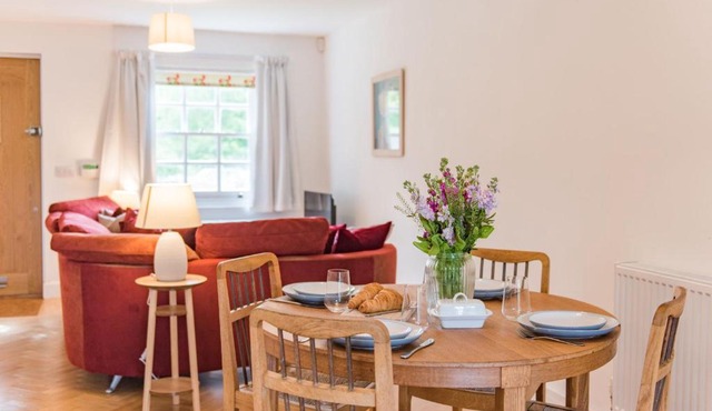 Vine Cottage by Bloom Stays