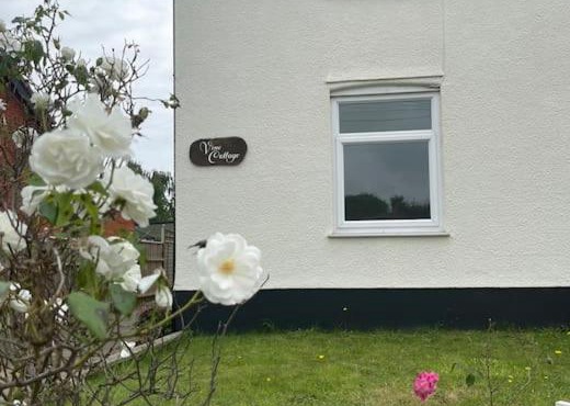 Vine Cottage- Stunning newly renovated cottage