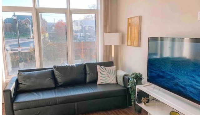 Vineland Townhouse | Wineries | Nature Hikes