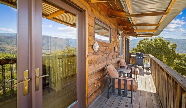 Vineyard Cottage with Stunning Views