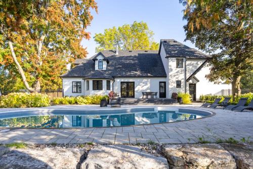 Vineyard Estate by the River with Pool