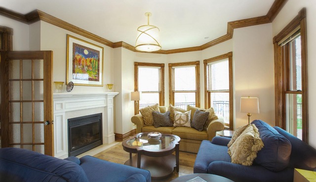 Vineyard Estate House In Niagara