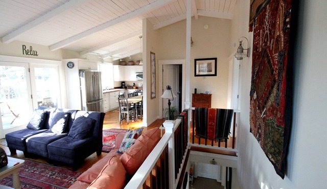 Vineyard Fix 26! Great spot in Vineyard Haven, walk to beach, walk to town.