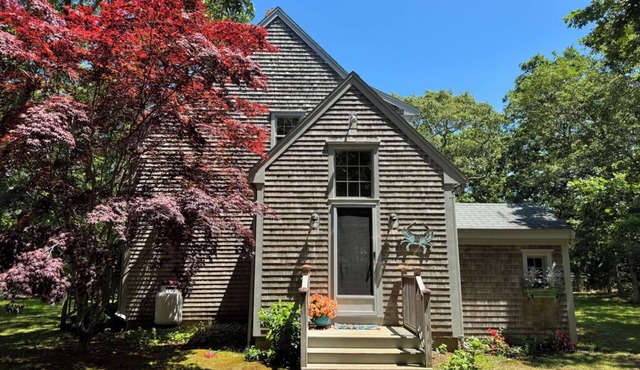 Vineyard Hearth - Where Coastal Calm Meets Countryside Comfort.