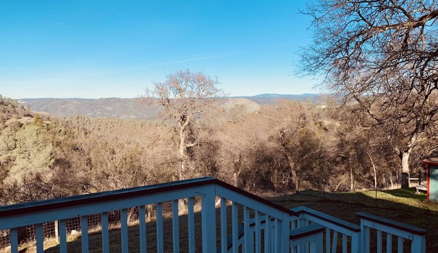 Vineyard House with views of Lotus/Coloma valley. Pet friendly!