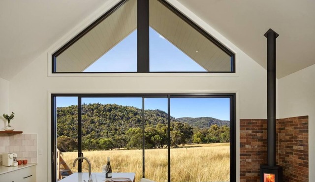 Vineyard Stay with private hot tub