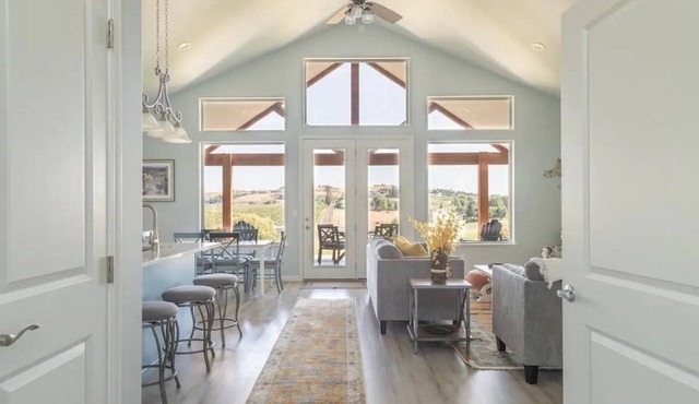 Vineyard View on Quail Ridge . . Think Tuscany! . Stay&Play! Simply Stunning!