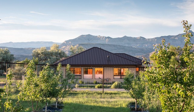 Vini's Place- A Cool Creek Retreat
