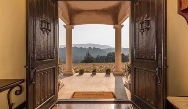 ViNO On ViNEYARD-Westside Wine Trail