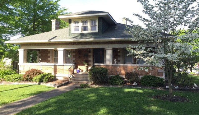 Vintage 1920s Craftsman Bungalow